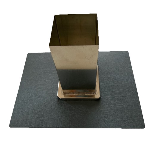Tall square metal pillar - square,